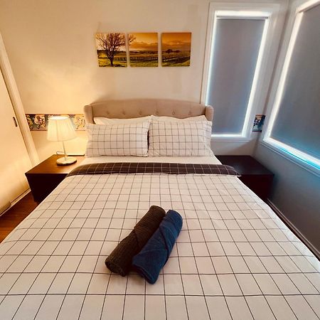 Spacious 6 Bedroom Holiday Home 15 Min Away From Melbourne Airport Sydenham Zewnętrze zdjęcie