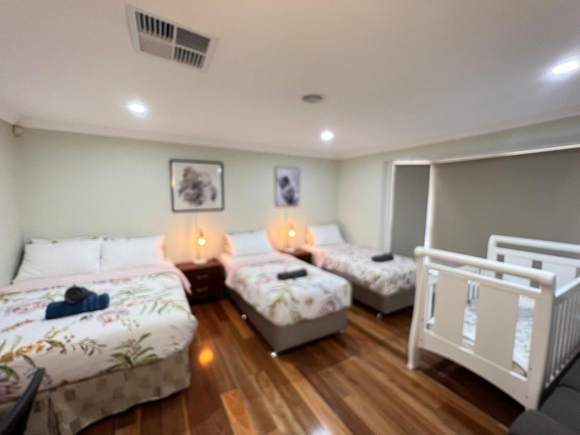 Spacious 6 Bedroom Holiday Home 15 Min Away From Melbourne Airport Sydenham Zewnętrze zdjęcie