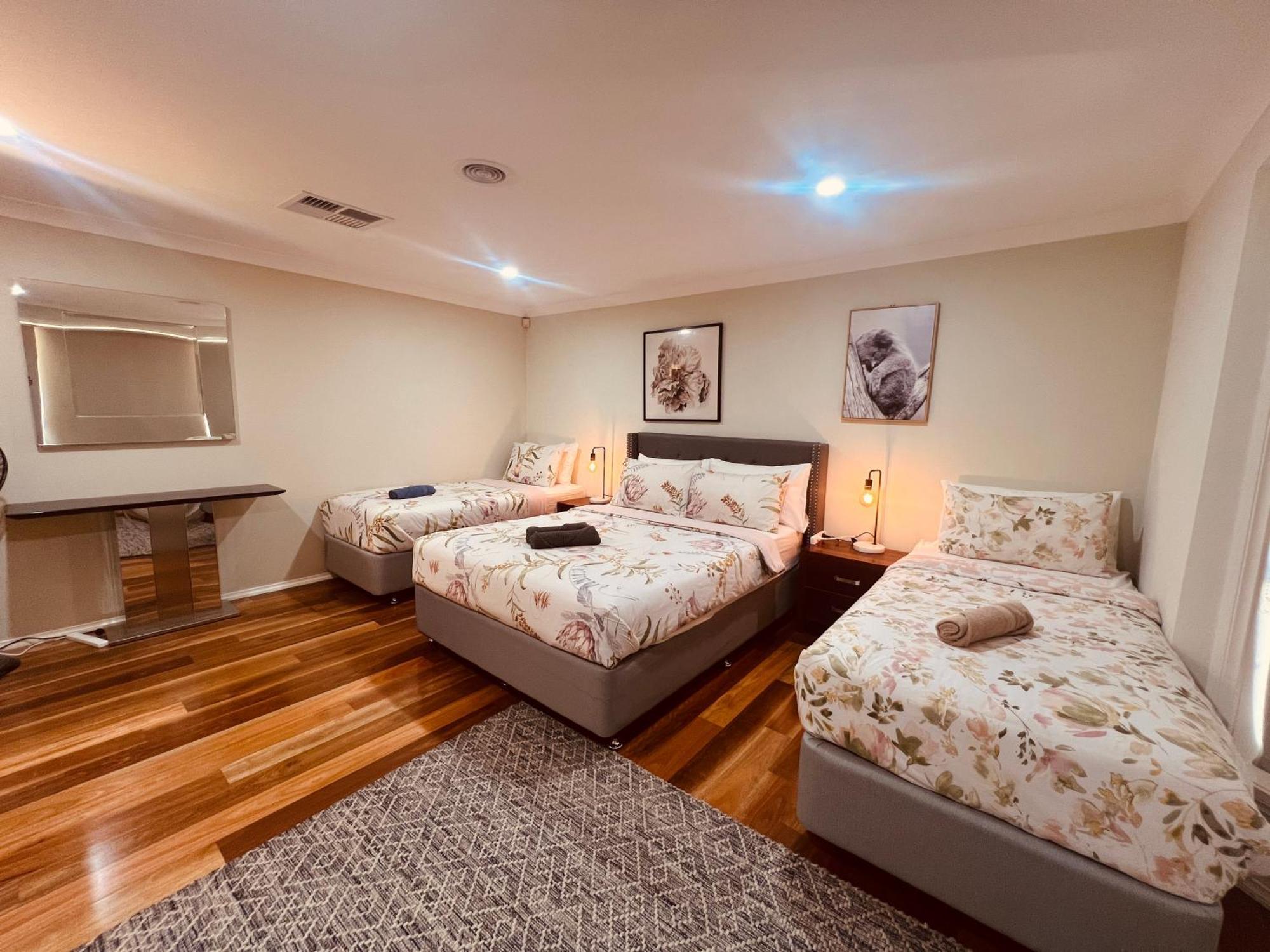 Spacious 6 Bedroom Holiday Home 15 Min Away From Melbourne Airport Sydenham Zewnętrze zdjęcie